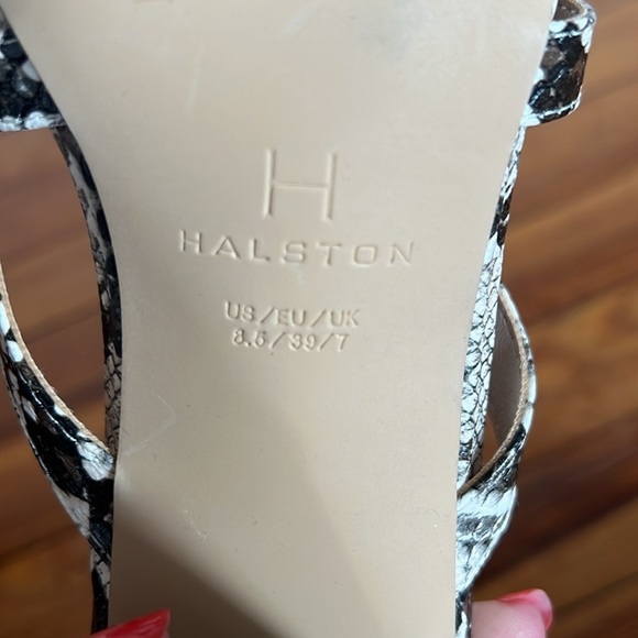 H by Halston Snakeskin Print Faux Leather High Heel Thong Sandals - Size 8.5 - Picture 9 of 11